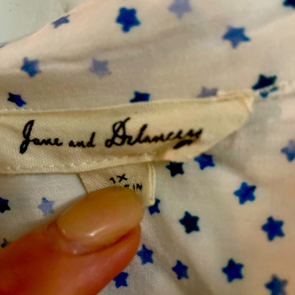 4 Dress shirts/casual button ups - Picture 6 of 9